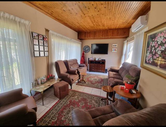 4 BEDROOM HOUSE FOR SALE IN VANDERBIJLPARK SW 5